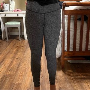 lululemon heathered black align tights - perfect condition